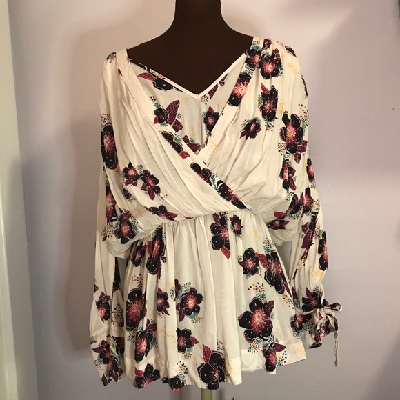 Free People Tops - Free People L Long Sleeve Cream & Floral Tunic